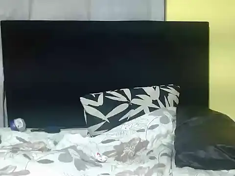 WildHornyTiger18 live sex cam