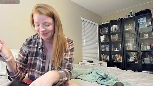 LndsyR90 live sex cam