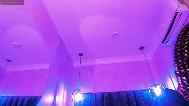 Maxim-Walker live sex cam