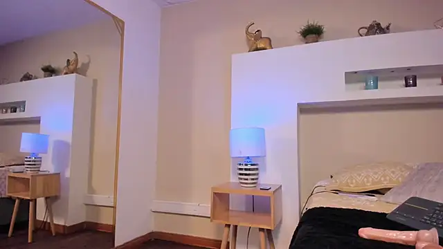 Sophie_Russell_'s cam snapshot