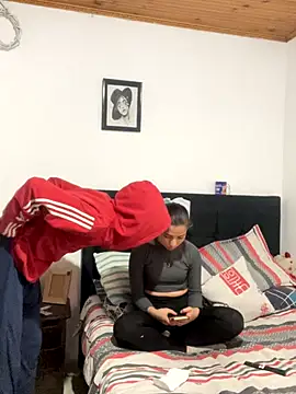 coupledesire18 live sex cam