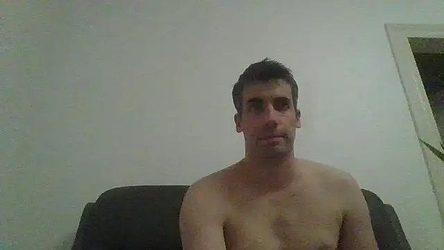 JulioIsHere4you's cam snapshot