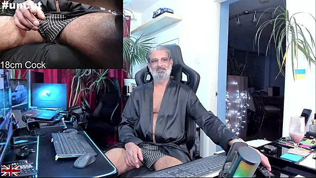 OnlineBossUK live sex cam