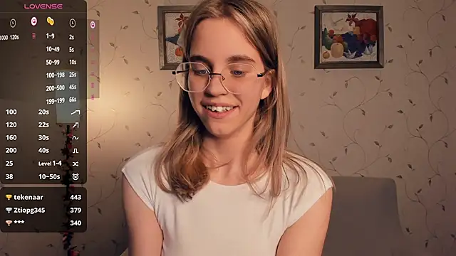 JoanBaggott's cam snapshot