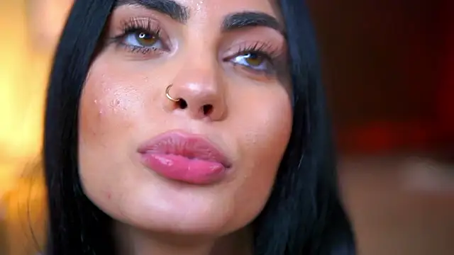 RavennaDArcy's cam snapshot