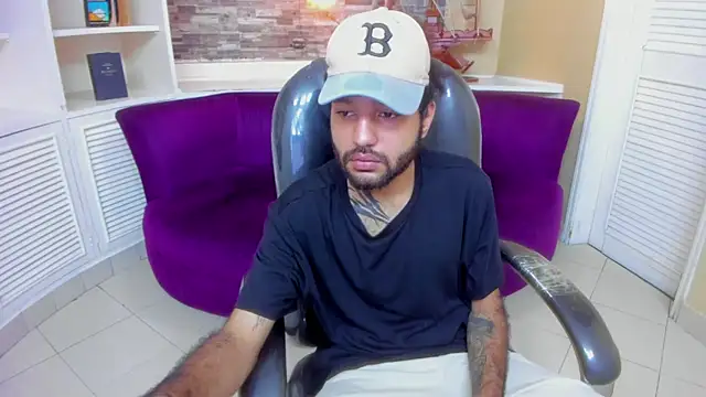 Hottie_Bear's cam snapshot