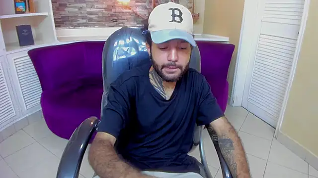 Hottie_Bear's cam snapshot