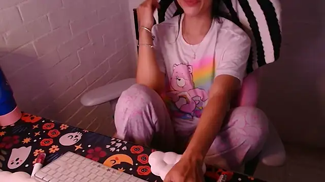 kaithra live sex cam