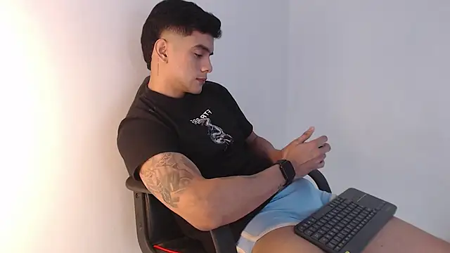 adam_levis17 live sex cam