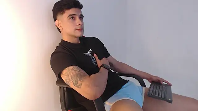 adam_levis17 live sex cam