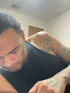 Houstonslong1 live sex cam