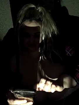 VikiiStoun live sex cam