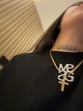 Sarasanders_4's cam snapshot