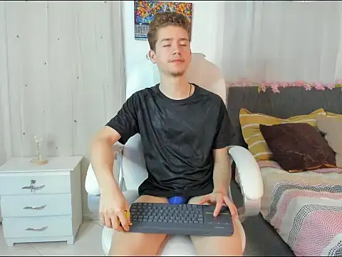 ThiagooJames's cam snapshot