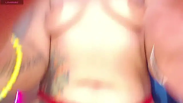 MyDivaYourKing's web cam