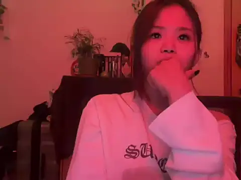 tinydaisy21's cam snapshot