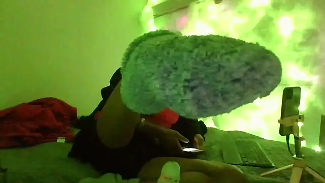 Opal_Rainbow's cam snapshot