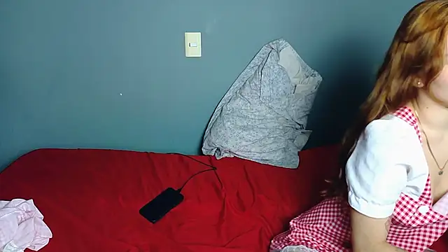 strawberrymia68's cam snapshot