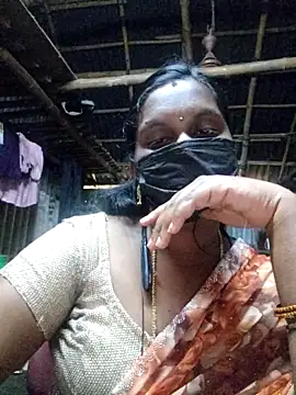 Tamildivya18's cam snapshot