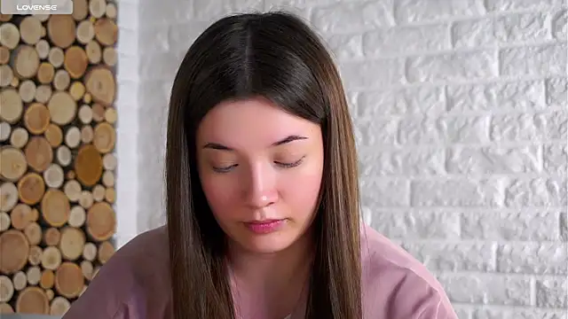 LowOncoming live sex cam