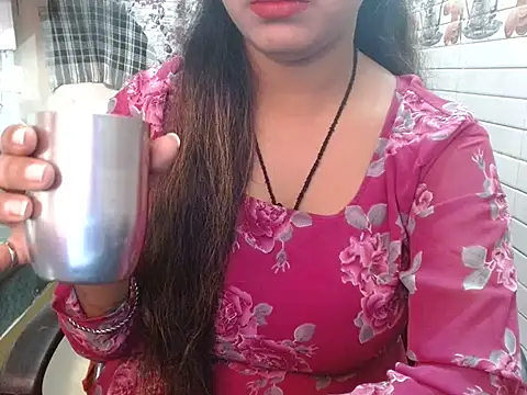 LovingPihu live sex cam