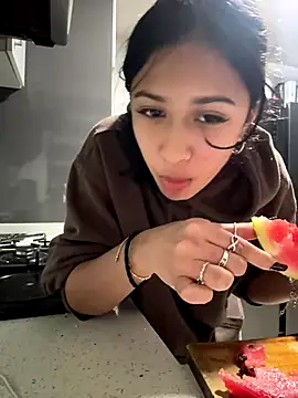 lynn9000 live sex cam