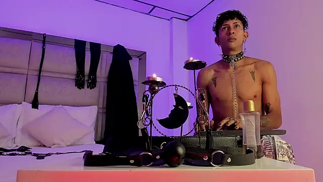 Maximo_king25 live sex cam