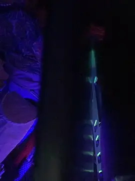 gurlnips live sex cam