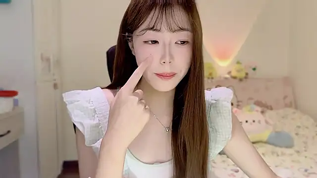 Onecutelittle's cam snapshot