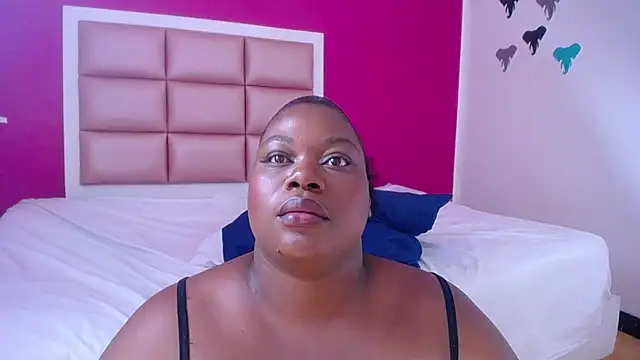 ebonny_suggarmommy1's cam snapshot