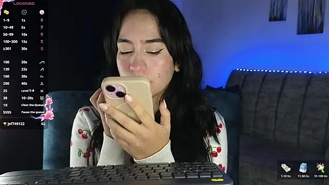 ZaraDames_'s cam snapshot