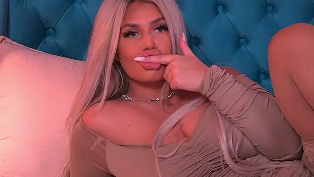 LorrySkye's cam snapshot