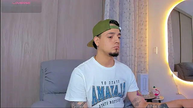 alejandro_calderon1's cam snapshot