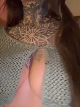 Elenascrib's cam snapshot