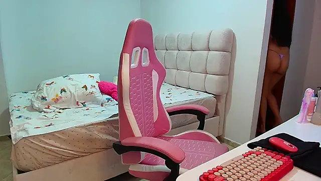 Julieta_Rose19's cam snapshot