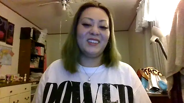 YOUNGFLICKA's cam snapshot