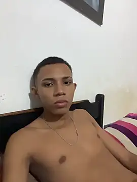 Alvarozzxv live sex cam