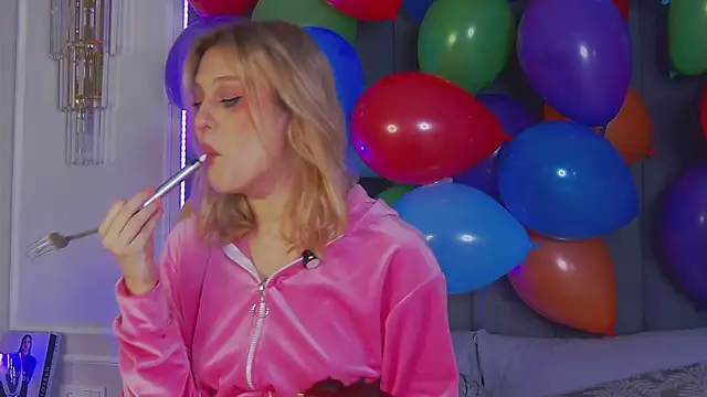 CaitlinSugar live sex cam