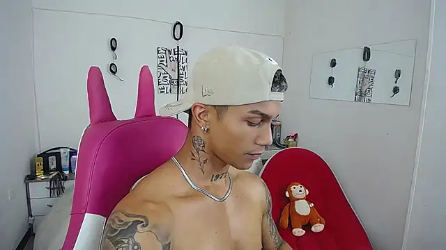 Leonard_Price live sex cam