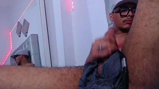 LatinWolfBoy's cam snapshot