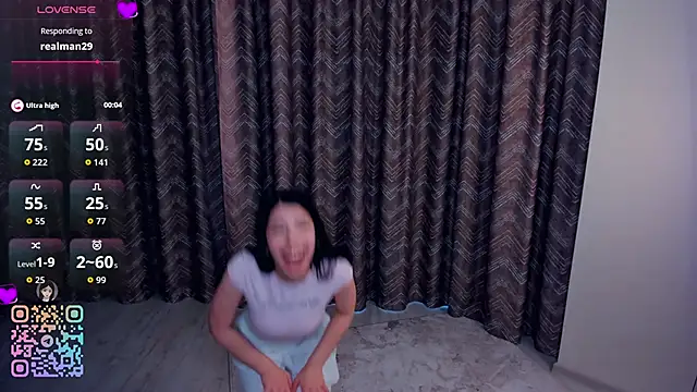 TonjaNeace live sex cam