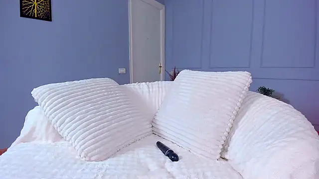 Awww_Ella live sex cam