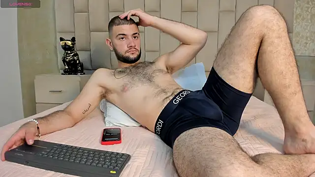 MaximusClark live sex cam