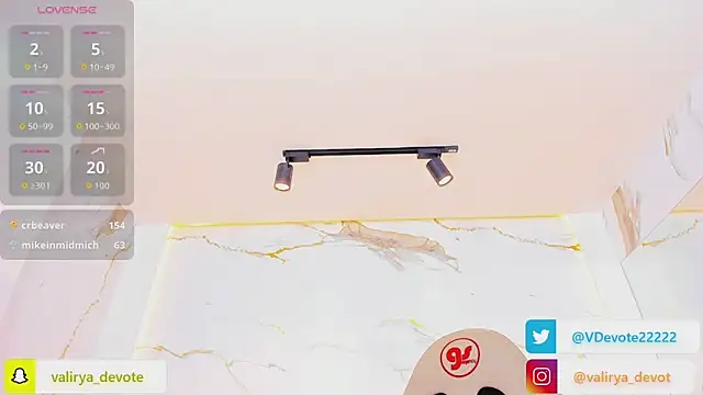 valirya_devote live sex cam