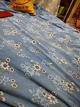 COUPLLE_VILLAGE live sex cam