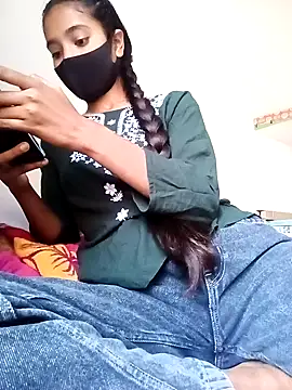 Riya_917's cam snapshot