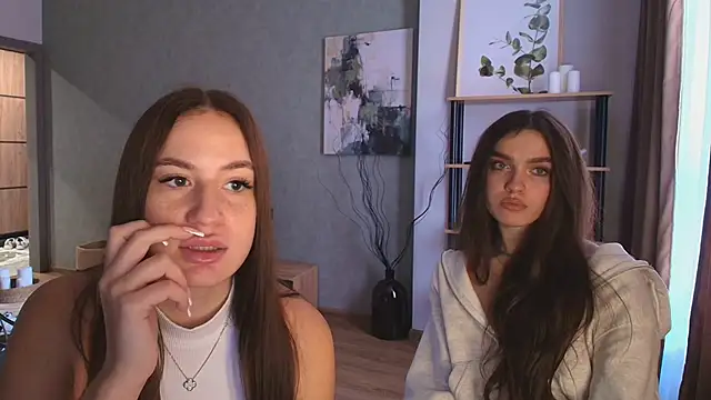 MayaGlow live sex cam