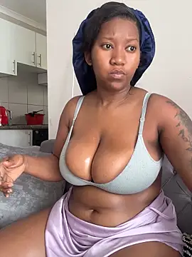 Brandyy23's cam snapshot