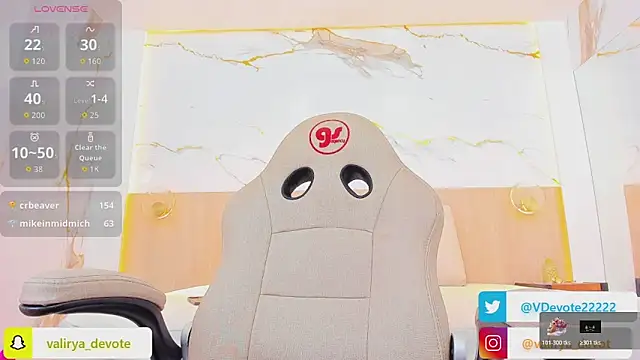 valirya_devote live sex cam