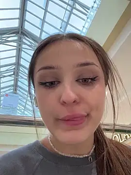 ErikaMuse's cam snapshot